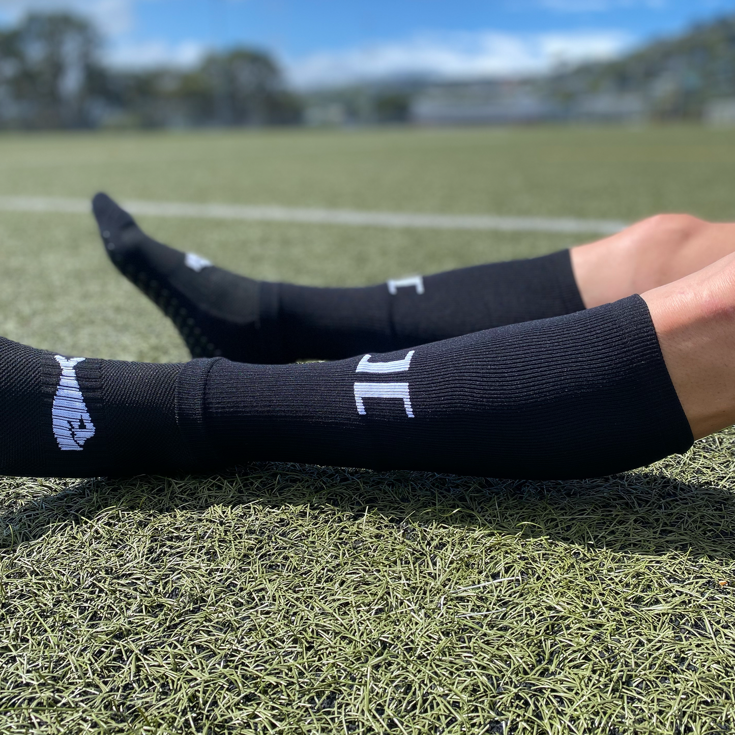 INTER FOOTBALL PERFORMANCE SLEEVE SOCK/BLACK (FOOTLESS)