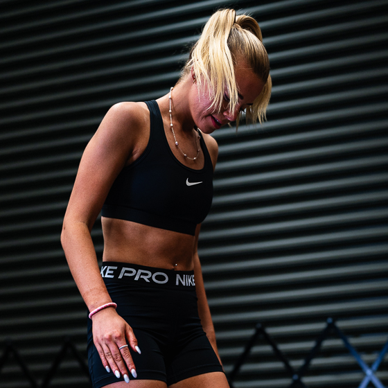 NIKE SWOOSH MEDIUM SUPPORT BRA TOP WOMENS