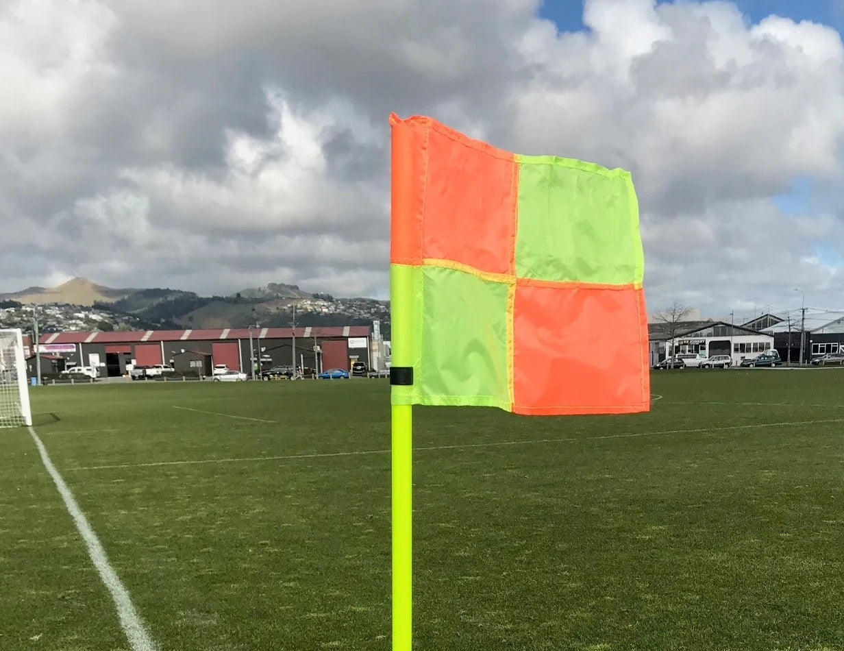 CORNER FLAGS WITH RUBBER BASE - SET OF 4 - 5FT